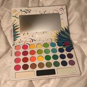 Take Me Back To Brazil BH Cosmetics 35 color